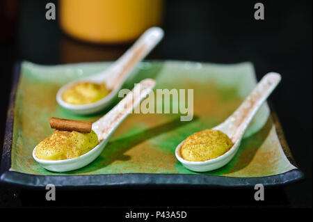 Docinhos de colher (brigadeiro, beijinho, doce de abóbora). São Paulo/ SP, Brasile. Data: 14/06/2010. Foto: David Santos Jr. / Fotoarena. Foto Stock