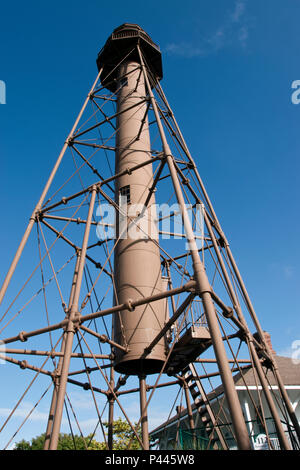 Il 98-piede ferro alti Sanibel Island Lighthouse è stato per la prima volta illuminati in 1884, a Sanibel Island, un'isola barriera vicino a Fort Myers, Florida. Foto Stock