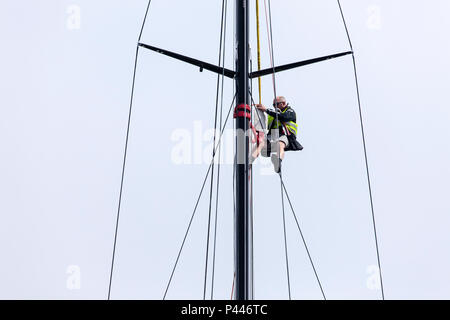 Barche della Volvo Ocean Race alla porta di Cardiff Foto Stock