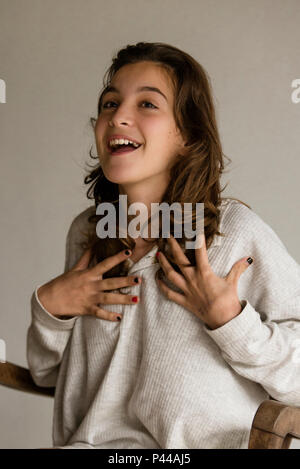 Retrato da adolescente Gabriela Carvalho, com autorizaÃ§Ã£o de uso de imagem . SÃ£o JoÃ£o da Boa Vista/SP, Brasil 07/11/2013. Foto: Alexandre Carvalho / Fotoarena Foto Stock