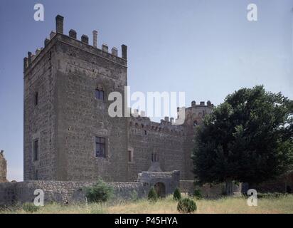 TORRE DEL CASTILLO DE ESCALONA DE ORIGEN MUSULMAN RECONSTRUIDO EN EL SIGLO XV POR Don Alvaro de Luna. Posizione: Castillo, ESCALONA, TOLEDO, Spagna. Foto Stock