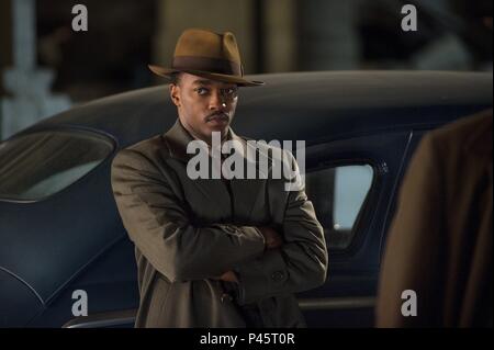 Pellicola originale titolo: GANGSTER SQUAD. Titolo inglese: GANGSTER SQUAD. Regista: Richard Fleischer. Anno: 2013. Stelle: ANTHONY MACKIE. Credito: VILLAGE ROADSHOW / Album Foto Stock