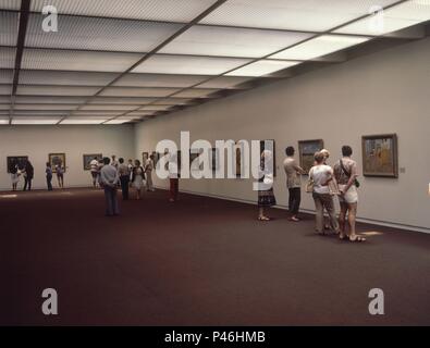 La SALA DEL MUSEO CON GENTE. Posizione: MUSEO VAN GOGH, Amsterdam, Olanda. Foto Stock