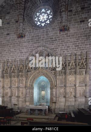 CAPILLA DEL SANTO CALIZ - retablo gotico FLAMIGERO CON ALTORRELIEVES DE ALABASTRO DE GIULIANO POGGIBONSI - SIGLO XV. Autore: DALMAU ANTONIO / FLORENTI JULIA. Posizione: CATEDRAL-interno, VALENCIA, Spagna. Foto Stock