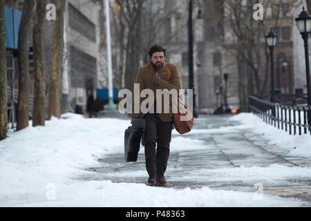 Pellicola originale titolo: INSIDE LLEWYN DAVIS. Titolo inglese: INSIDE LLEWYN DAVIS. Regista: Ethan Coen; Joel Coen. Anno: 2013. Stelle: OSCAR ISAAC. Credito: Scott Rudin PRODUCTIONS / Album Foto Stock