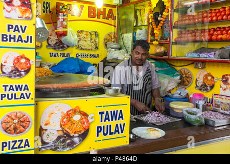 Cucina di strada, Juju beach, Mumbai, India Foto Stock