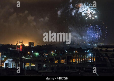 RIO DE JANEIRO/RJ, Brasil - 01/03/2015 - ANIVERSARIO RIO DE JANEIRO. Queima de fogos duranti Aniversario Rio 450 anos visto do Bairro do Maracana. Foto: Celso Pupo / Fotoarena Foto Stock