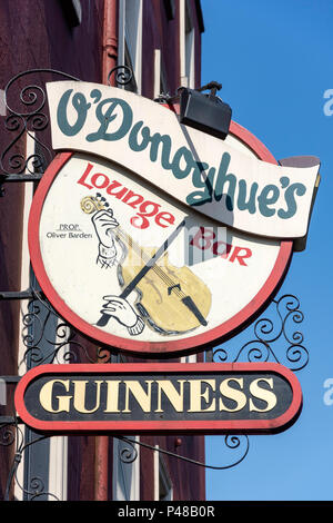 Retrò O'Donoghue's Lounge Bar segno, Merrion Row, Dublino, Provincia di Leinster, Repubblica di Irlanda Foto Stock