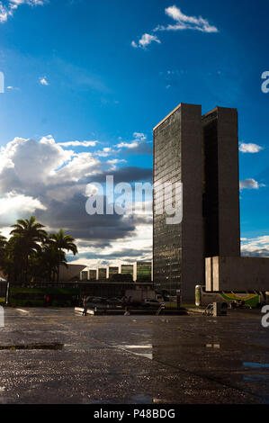 Brasilia DF - 23/03/2015: Anexos fare Congresso Nacional e Câmara dos Deputados vistos da Praça dos Três Poderes. (Foto: Saulo Cruz / Fotoarena) Foto Stock