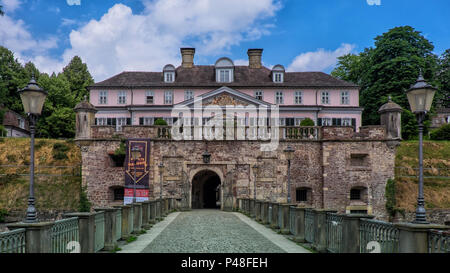 Parco termale di Bad Pyrmont durante l estate e soleggiato Foto Stock
