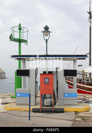 Marine Stazione di carburante per barche e yacht Foto Stock