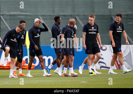 Zelenogorsk, San Pietroburgo, Russia. 21 Giugno, 2018. Inghilterra a piedi prima di un'Inghilterra sessione di formazione alla Stadium Spartak Zelenogorsk il 21 giugno 2018 in Zelenogorsk, San Pietroburgo, Russia. Credito: Immagini di PHC/Alamy Live News Foto Stock