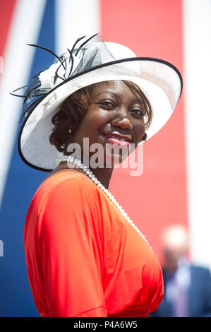 Royal Ascot, Berkshire, Regno Unito 21 Giugno 2018 cappelli colorati sul terzo giorno di Royal Ascot 21 giugno 2018 Credit John Beasley Foto Stock