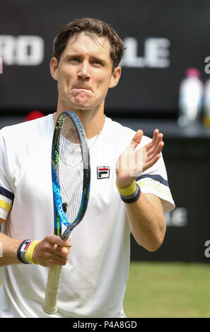 Halle, Germania. Il 21 giugno, 2018. Tennis ATP Tour, singoli, uomini, round del 16. Australia Matthew Ebden per celebrare la sua vittoria contro la Germania KOHLSCHREIBER: risultati nei. Credito: Friso Gentsch/dpa/Alamy Live News Foto Stock