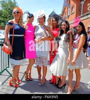 Ascot, Regno Unito. Il 21 giugno 2018. Onorevoli mettere su un affascinante mostra in questo anno di gare che arrivano per una buona giornata fuori. Credito: Uwe Deffner/Alamy Live News Foto Stock