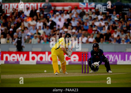 Emirates Riverside, Chester-le-Street, UK. Il 21 giugno, 2018. Un giorno International Cricket, 4 Royal London ODI, tra Inghilterra e Australia; Shaun Marsh di Australia hits al credito onside: Azione Plus sport/Alamy Live News Foto Stock