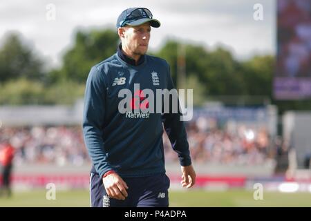 Crydon, Inghilterra 21 Giugno 2018. Joe fielding root per l'Inghilterra contro l'Australia nel quarto ODI in Emirates Riverside. Credito: Colin Edwards/Alamy Live News. Foto Stock