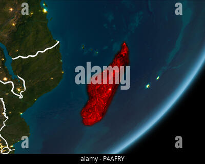Madagascar come visto da orbita terrestre sul pianeta terra di notte evidenziata in rosso con confini visibili e luci della citta'. 3D'illustrazione. Elementi di t Foto Stock