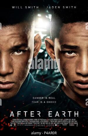 Pellicola originale titolo: dopo la terra. Titolo inglese: dopo la terra. Regista: Notte Shyamalan. Anno: 2013. Credito: Columbia Pictures / Album Foto Stock