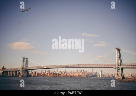 Stati Uniti d'America, New York City, williamsburg bridge vista di Manhattan Foto Stock