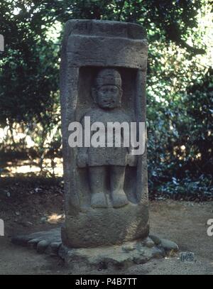 Altare EN PIEDRA CON NICHO AL FRENTE-ARTE OLMECA. Posizione: MUSEO DE LA VENTA, VILLAHERMOSA, CIUDAD DE MEXICO. Foto Stock