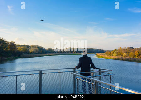 Vienna, Donauauen (Danubio Auen) Parco Nazionale, lanca Kühwörter Wasser, watchout tower, 22. Donaustadt, Wien, Austria Foto Stock