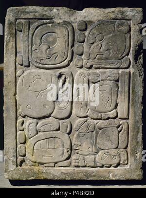 Pannello DE GLIFOS DE blocchi - Procedere de Palenque. Posizione: MUSEO DE AMERICA-COLECCION, MADRID, Spagna. Foto Stock