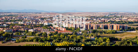 Alcalá de Henares vista desde el Mirador del Salto del Cura. Madrid. España Foto Stock