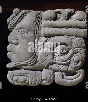 GLIFO DE BLOCCHI PROCEDENTE DE PALENQUE -19,7 20,8 x x 15,3 - GLIFICO CARTUCHO DE EST. Posizione: MUSEO DE AMERICA-COLECCION, MADRID, Spagna. Foto Stock