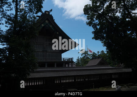 Izumo Taisha nella prefettura di Shimane è considerato uno del Giappone più importanti santuari. Non vi sono record, ma è anche creduto di essere il più antico. Foto Stock