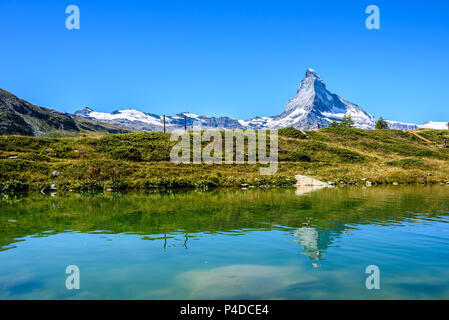 Lago Leisee con vista sul Monte Cervino nel bellissimo paesaggio delle Alpi a Zermatt, Svizzera Foto Stock