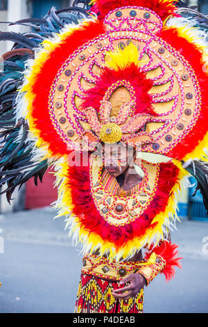 ILOILO , Filippine - Jan 28 : partecipante al Festival di Dinagyang in Iloilo philippines il 28 gennaio 2018. Il Dinagyang è religioso e cultura Foto Stock