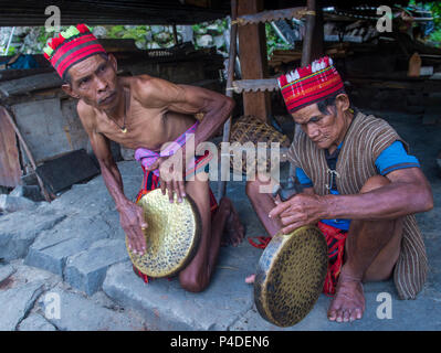 Persone della minoranza Ifugao a Banaue nelle Filippine Foto Stock