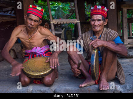 Persone della minoranza Ifugao a Banaue nelle Filippine Foto Stock