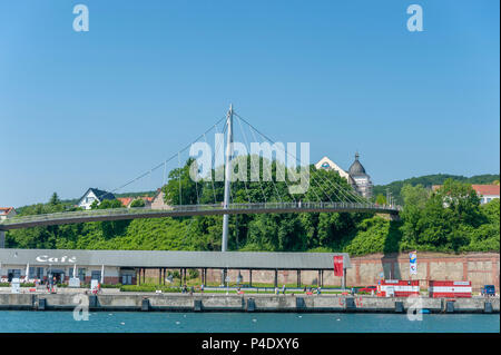 Ponte pedonale presso il porto, Sassnitz, Rügen, Meclenburgo-Pomerania Occidentale, Germania, Europa Foto Stock