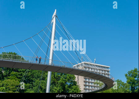 Ponte pedonale presso il porto, Sassnitz, Rügen, Meclenburgo-Pomerania Occidentale, Germania, Europa Foto Stock