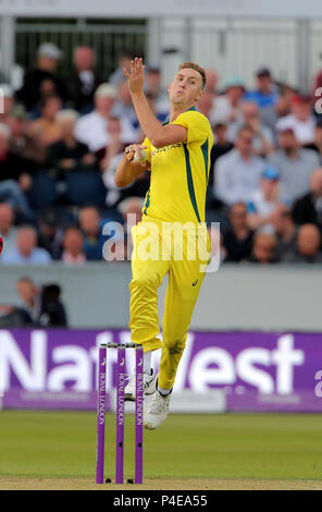 Il Billy Stanlake australiano durante la partita internazionale di un giorno all'Emirates Riverside, Chester-le-Street. PREMERE ASSOCIAZIONE foto. Data foto: Giovedì 21 giugno 2018. Vedi la storia della Pennsylvania Cricket Inghilterra. Il credito fotografico deve essere: Richard Sellers/PA Wire. RESTRIZIONI: Solo per uso editoriale. Nessun uso commerciale senza previo consenso scritto della BCE. Solo immagini fisse. Nessuna immagine in movimento per emulare la trasmissione. Nessuna rimozione o oscuramento dei logo degli sponsor. Foto Stock