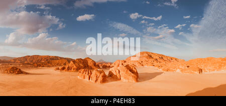 Panorama deserto di sabbia Sinai, Egitto, Africa Foto Stock