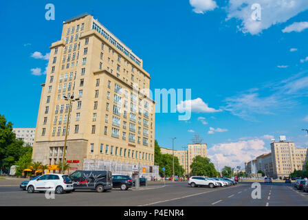 Haus der Kinder, Strausberger Platz, Karl Marx Allee, Berlino, Germania Foto Stock