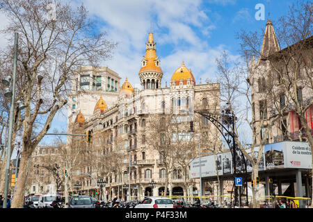 Barcellona - Marzo 2018: Gran Via de les Corts Catalanes fino a Barcellona Spagna Foto Stock