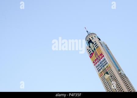 BANGKOK, Tailandia - 20 Marzo 2017: Baiyoke Sky Tower, l'edificio più alto in Thailandia, a Bangkok, presto la sera con aria fresca nad cielo chiaro Foto Stock