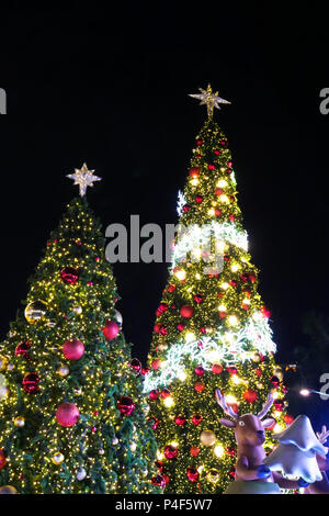 BANGKOK, Tailandia - 21 novembre 2017: Buon Natale e Felice Anno Nuovo 2018 evento è che mostra un CentralWorld, il popolare e il grande centro commerciale in Foto Stock