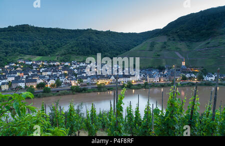 Bremm a Calmont sulla Mosella in Germania. Foto Stock