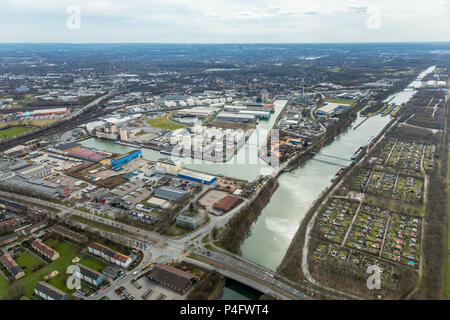 Il porto cittadino di Gelsenkirchen sulla Rhine-Herne Canal a Gelsenkirchen in NRW. Gelsenkirchen, zona della Ruhr, Renania settentrionale-Vestfalia, Germania, porto cittadino di gel Foto Stock