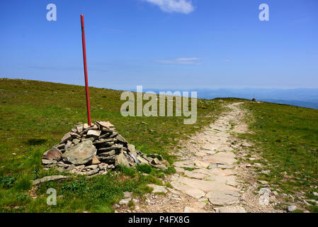 Sentiero attraverso i monti Tatra. Babia Gora peak Foto Stock