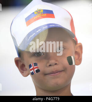 Volgograd, Russia. Il 22 giugno, 2018. Una ventola reagisce prima del 2018 Coppa del Mondo FIFA Gruppo D match tra la Nigeria e l'Islanda in regioni di Volgograd, Russia, 22 giugno 2018. Credito: Lui Siu Wai/Xinhua/Alamy Live News Foto Stock