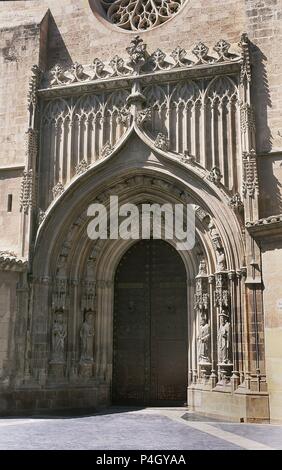 PUERTA DE LOS APOSTOLES - S XV - Gotico florido. Autore: Diego Sánchez de Almazán (XV sec.). Posizione: CATEDRAL-esterno, Spagna. Foto Stock