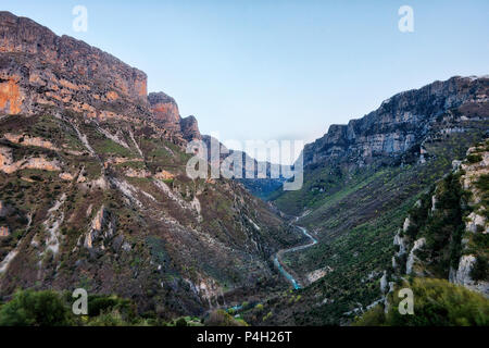 Vikos Canyon nella Grecia settentrionale adottata nell'aprile 2018 Foto Stock