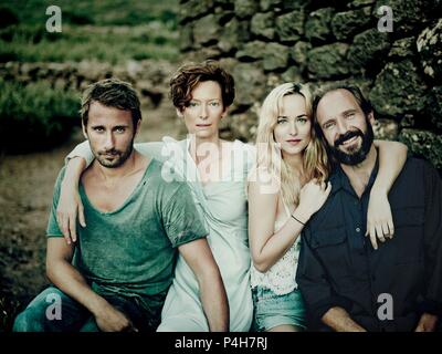 Pellicola originale titolo: un più incisivo. Titolo italiano: un più incisivo. Regista: LUCA GUADAGNINO. Anno: 2015. Stelle: Ralph Fiennes; TILDA SWINTON; DAKOTA JOHNSON; MATTHIAS SCHOENAERTS. Credito: FRENESY COMPANY / Album Foto Stock