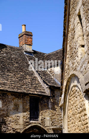 Intorno al villaggio di wiltshire di Lacock vicino a Chippenham Wiltshire, Inghilterra uk storico cottage in pietra Foto Stock